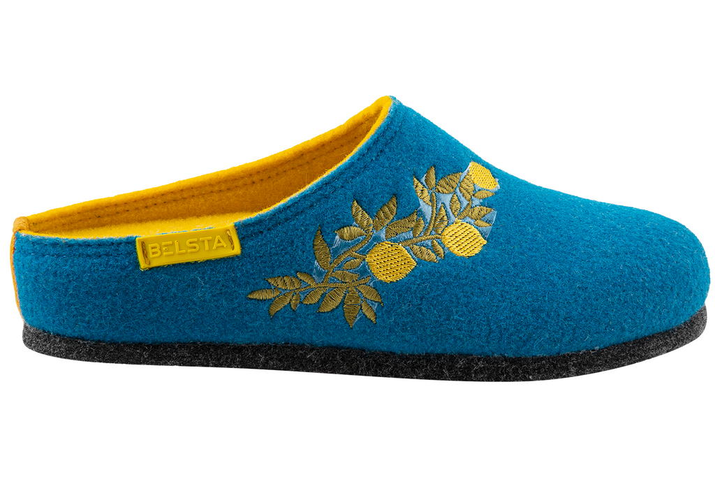 Women's closed slippers made of Italian felt with lavender embroidery